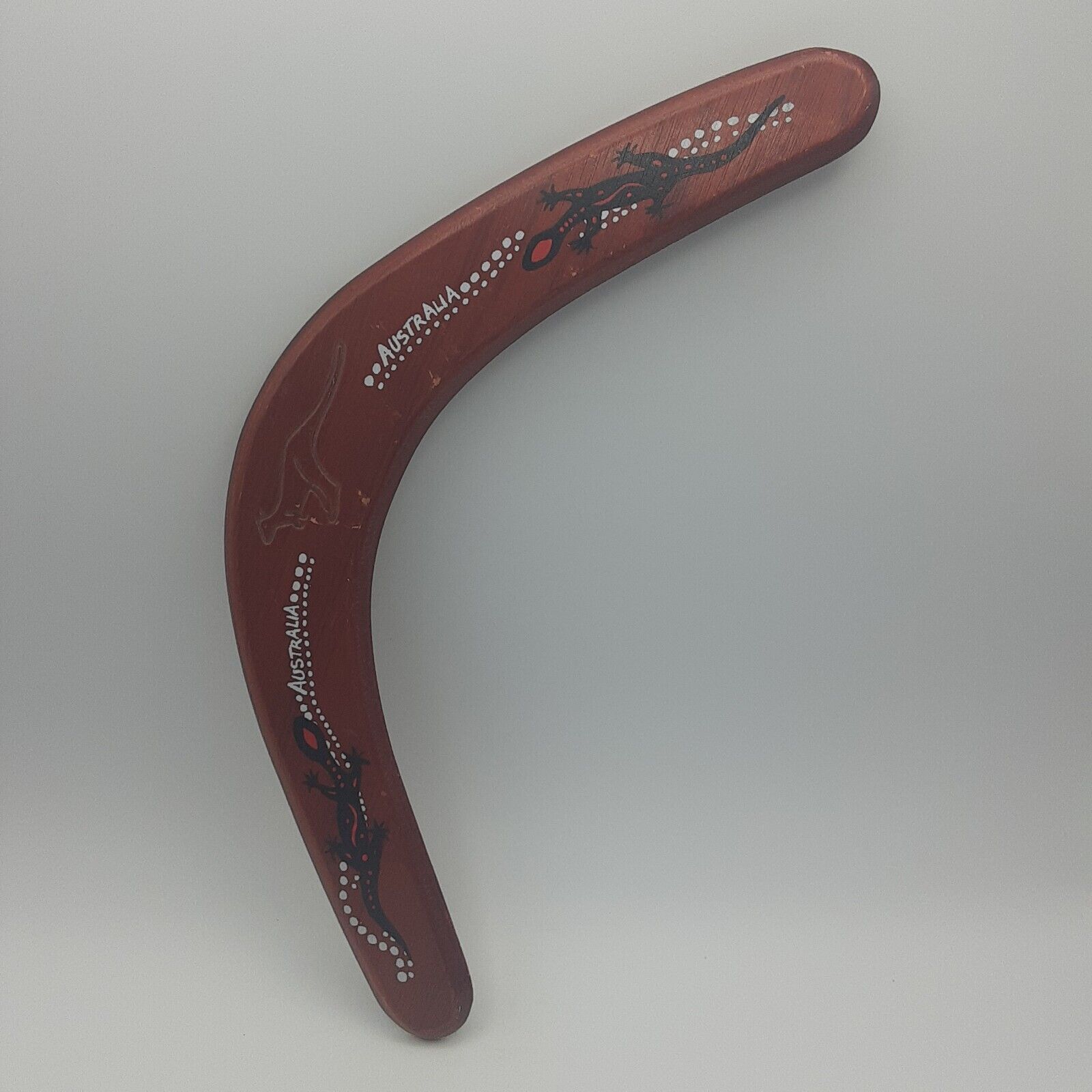 Australian Wooden Boomerang Hand Painted Lizards Carved Kangaroo & Instructions