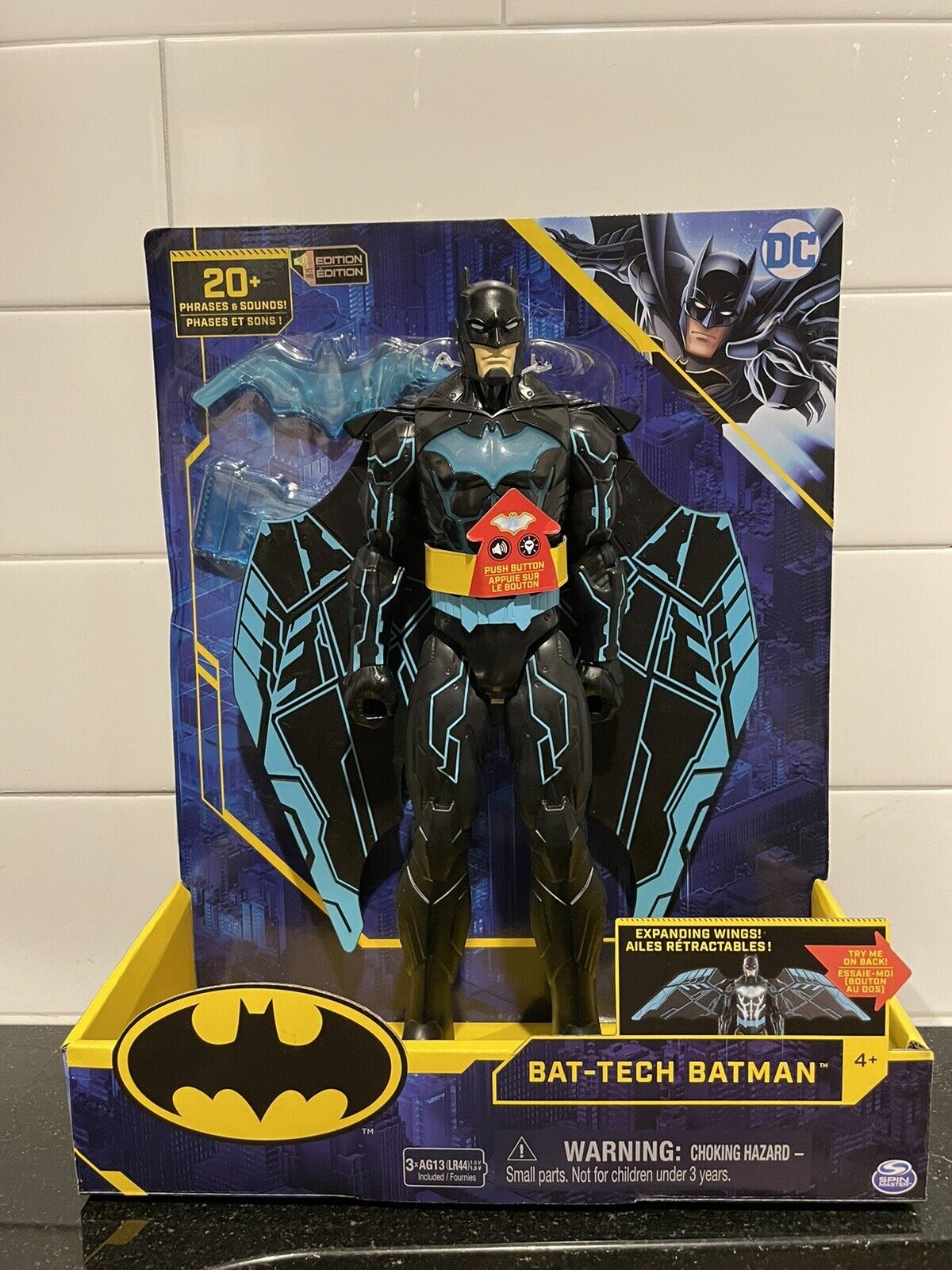 Details about   DC Talking Bat-Tech Batman 12” Expanding Wings 20 Phrases & Sounds Lights NEW!