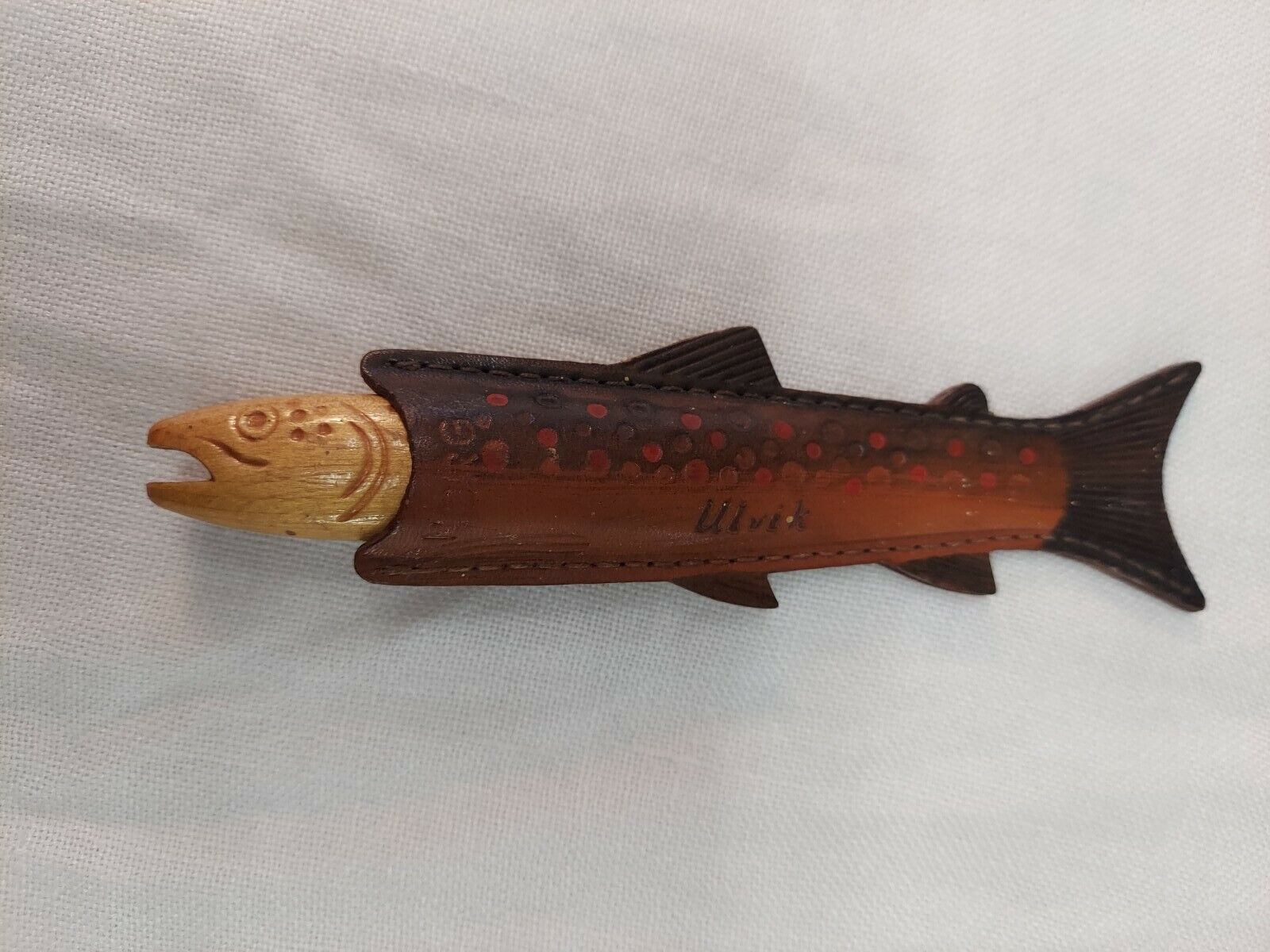 Vtg Norge carved wood handle fishing knife, leather sheath holder
