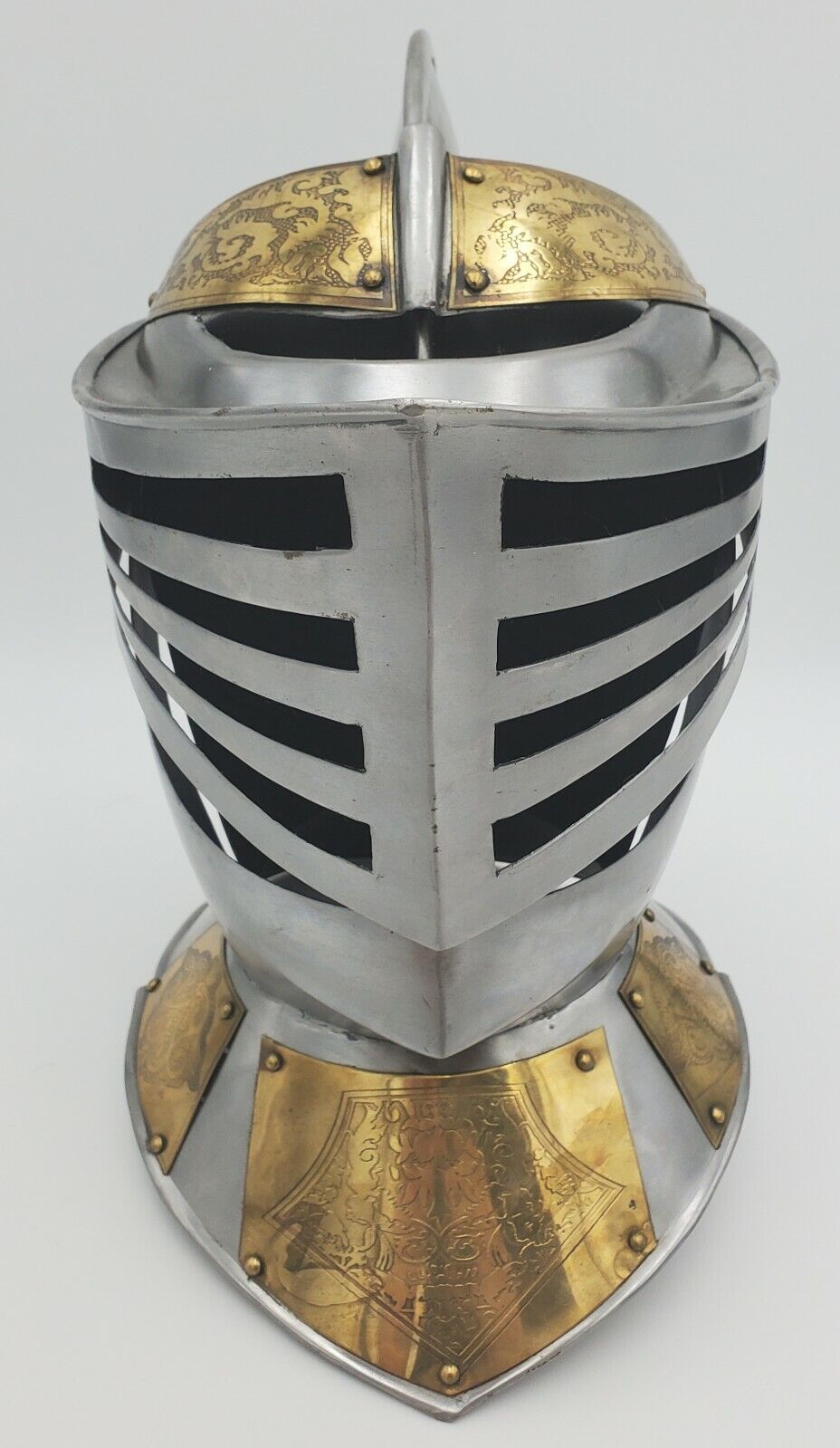 Medieval Armor Closed Helmet Golden Knight Full-Sized Decorative Iron Chrome 