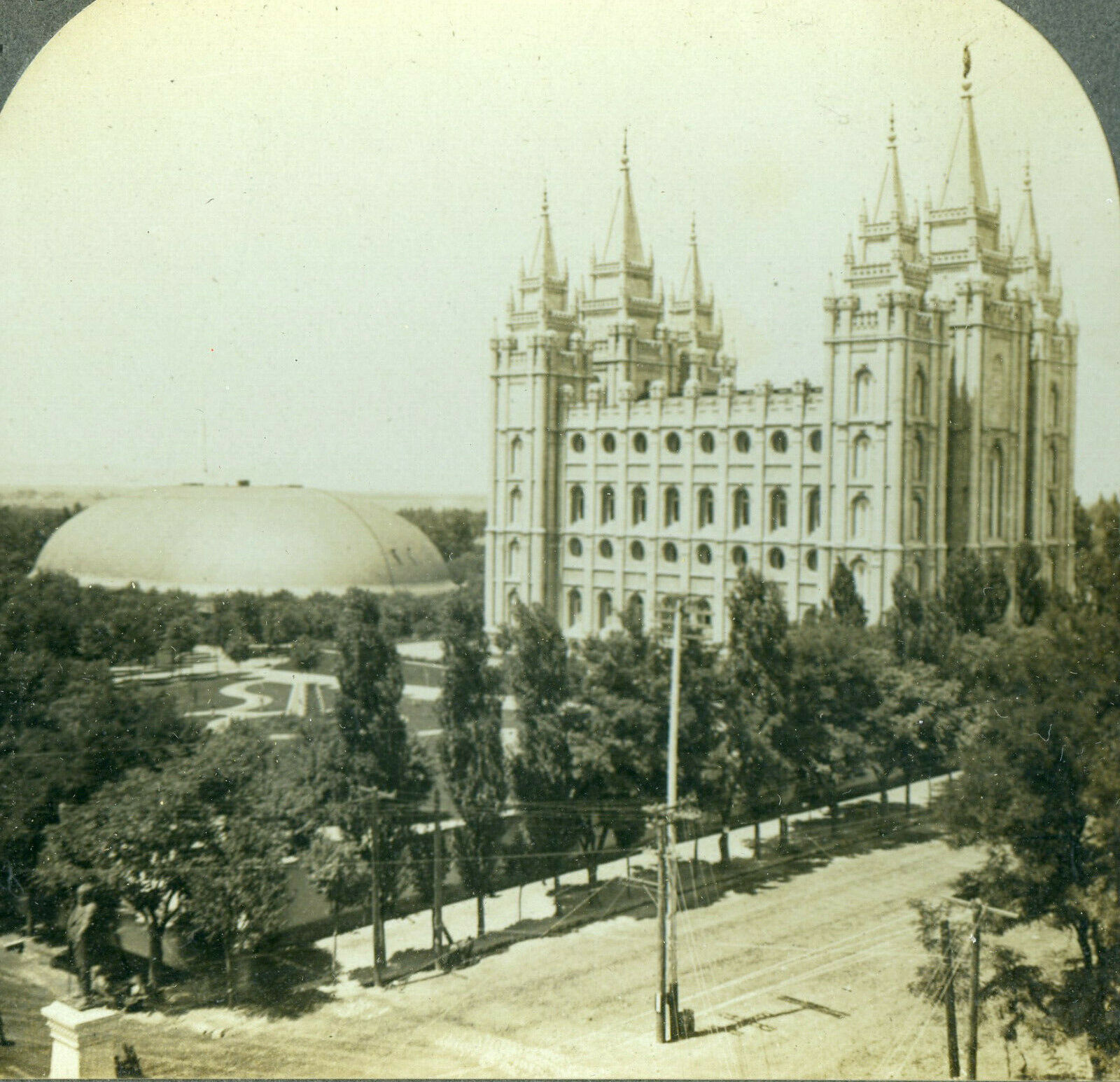 Stereoview Photo Mormon Temple and Tabernacle Salt Lake City Utah Keystone View