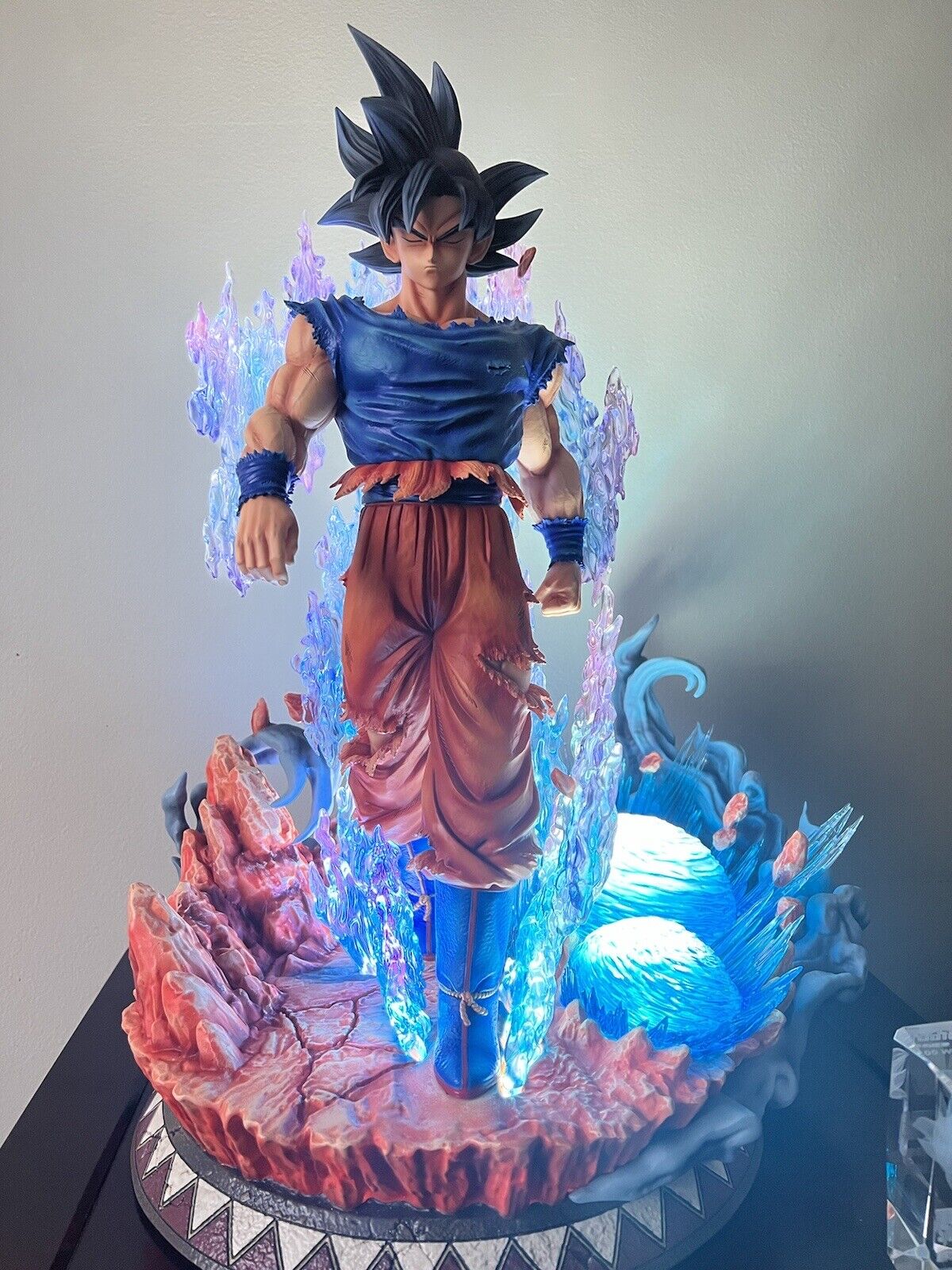1/4 Temple Studio Son Goku Ultra Instinct Omen VIP Special Style statue
