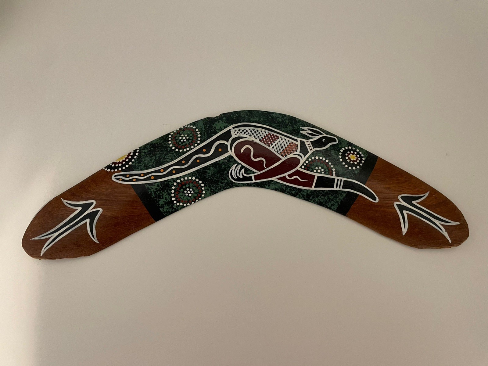Vintage 12 1/8”Australian Wood Boomerang Hand Painted Kangaroo Art Decor Vintage 12 1/8”Australian Wood Boomerang Hand Painted Kangaroo Art Decor