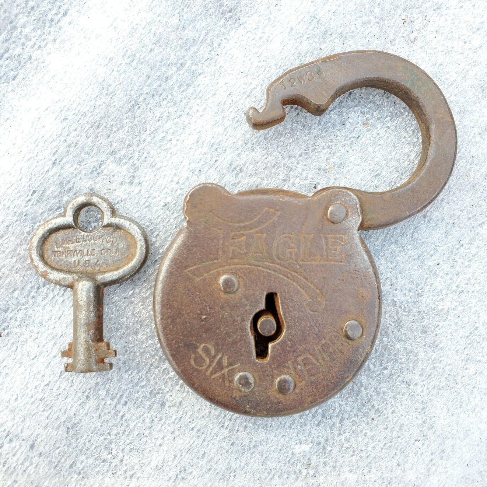 Antique Eagle Lock Company 6 Six Lever Padlock with working Key. 