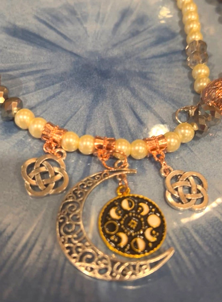 Moon Phase Crescent Celtic Knot Witch Pagan Protection Necklace G23 Moon Phase Crescent Celtic Knot Witch Pagan Protection Necklace G23