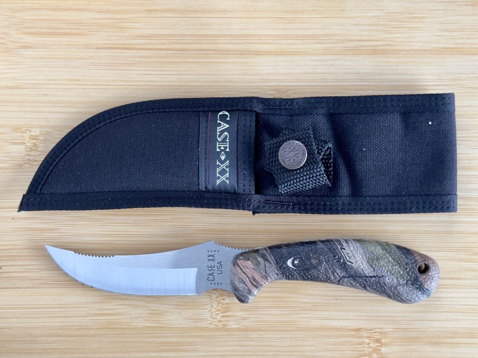 Case XX Caliber Hunter Ridgeback Fixed Blade Knife Camo Zytel With Sheath