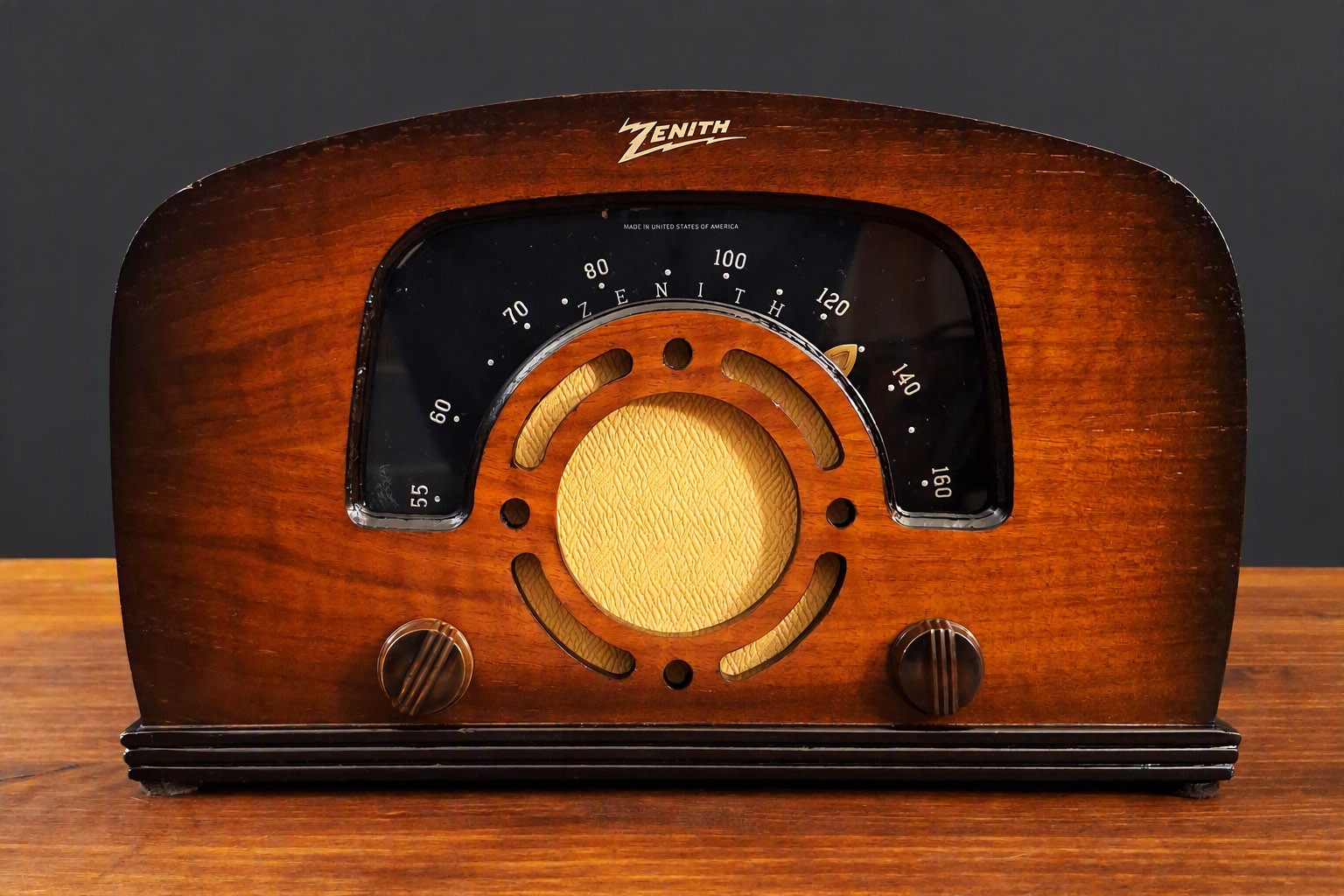 Old Antique Wood Zenith Boomerang Vintage Tube Radio - Restored & Working Old Antique Wood Zenith Boomerang Vintage Tube Radio - Restored & Working
