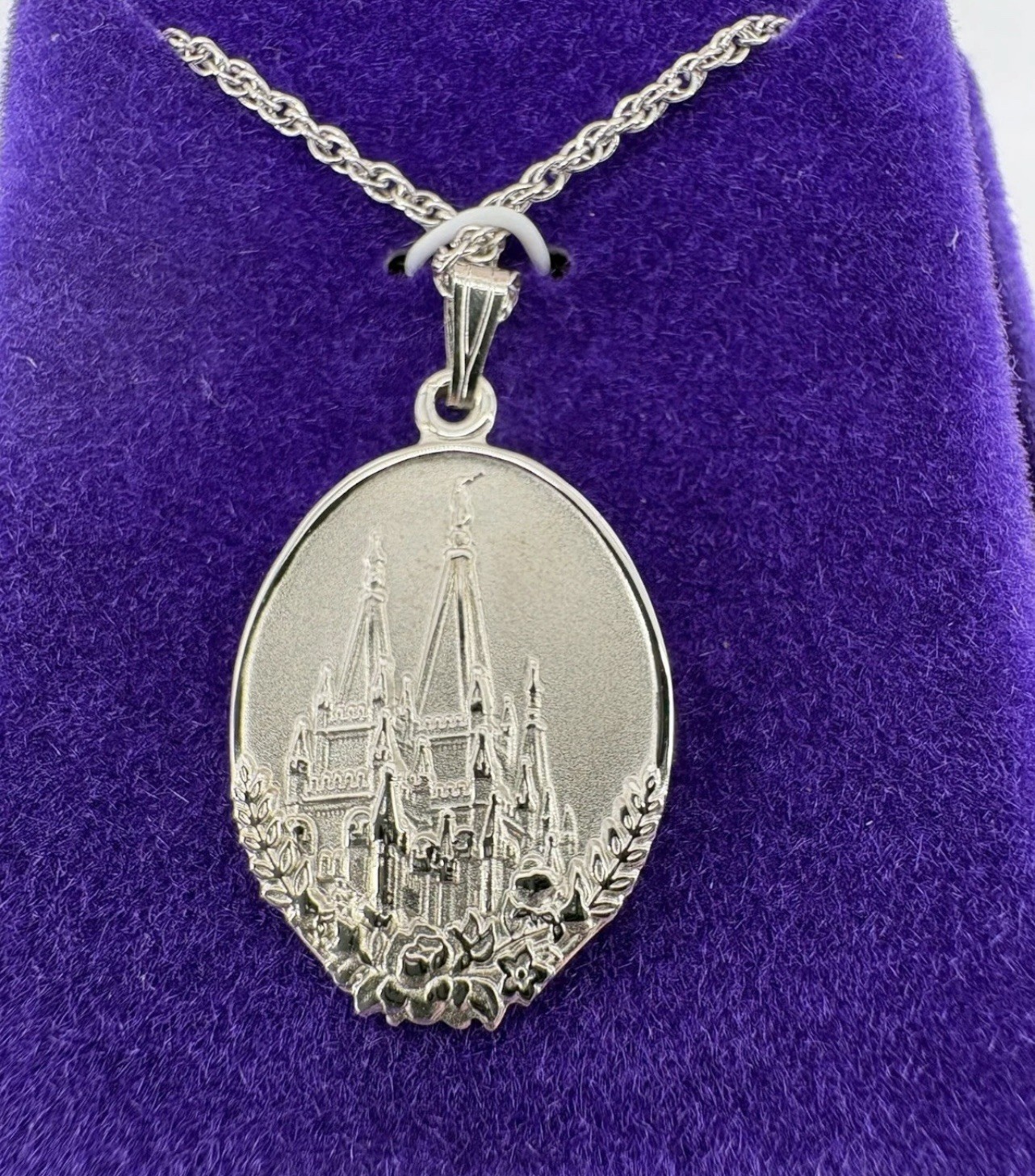 Vintage 2002 LDS Mormon Young Women Personal Progress Temple Necklace IRI Box Vintage 2002 LDS Mormon Young Women Personal Progress Temple Necklace IRI Box