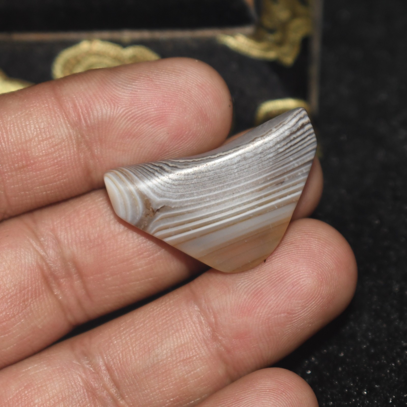 Antique old Central Asian Banded Agate Stone Boomerang Bead in Good Condition Antique old Central Asian Banded Agate Stone Boomerang Bead in Good Condition